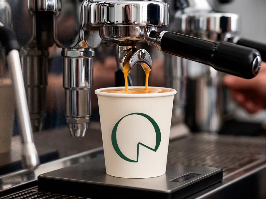 Vaso de café con isotipo — Aplicaciones de marca Boulard